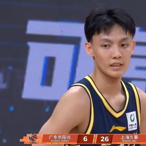 开云-徐杰7中0，胡明轩9中1，40分惨败，张镇麟22分爆发