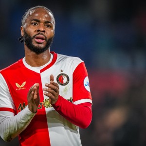 开云-范佩西：斯特林半年没踢球了，只凭首秀表现把他一棍打死是不对的